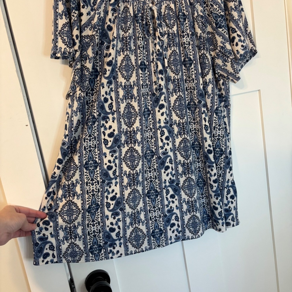 Blue White Paisley Medallion Peasant Blouse Short Sleeve Tie NeckWomens 3X flowy - Picture 5 of 14